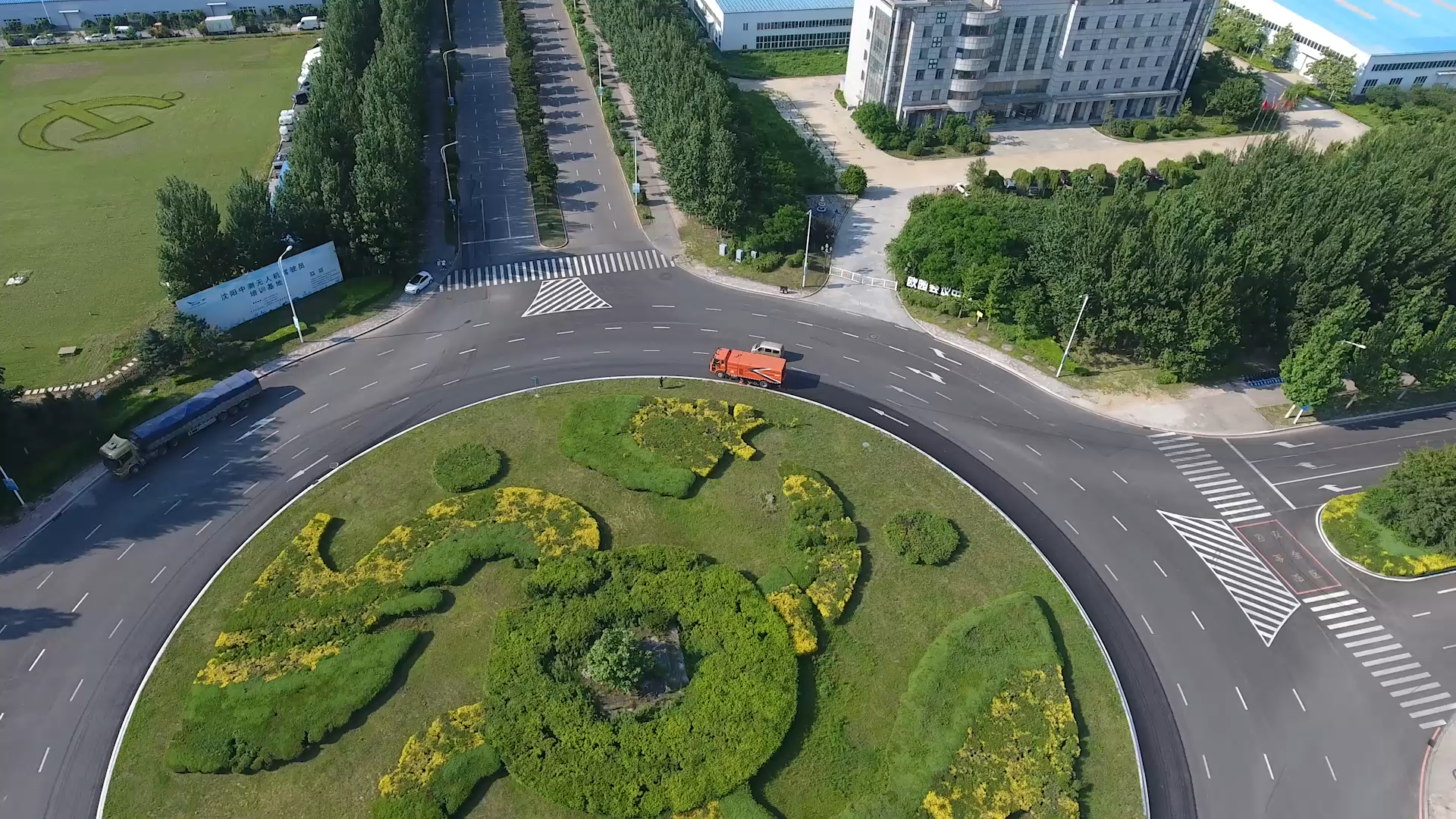 小刘说车|走进马路上最常见的多功能道路洗扫车